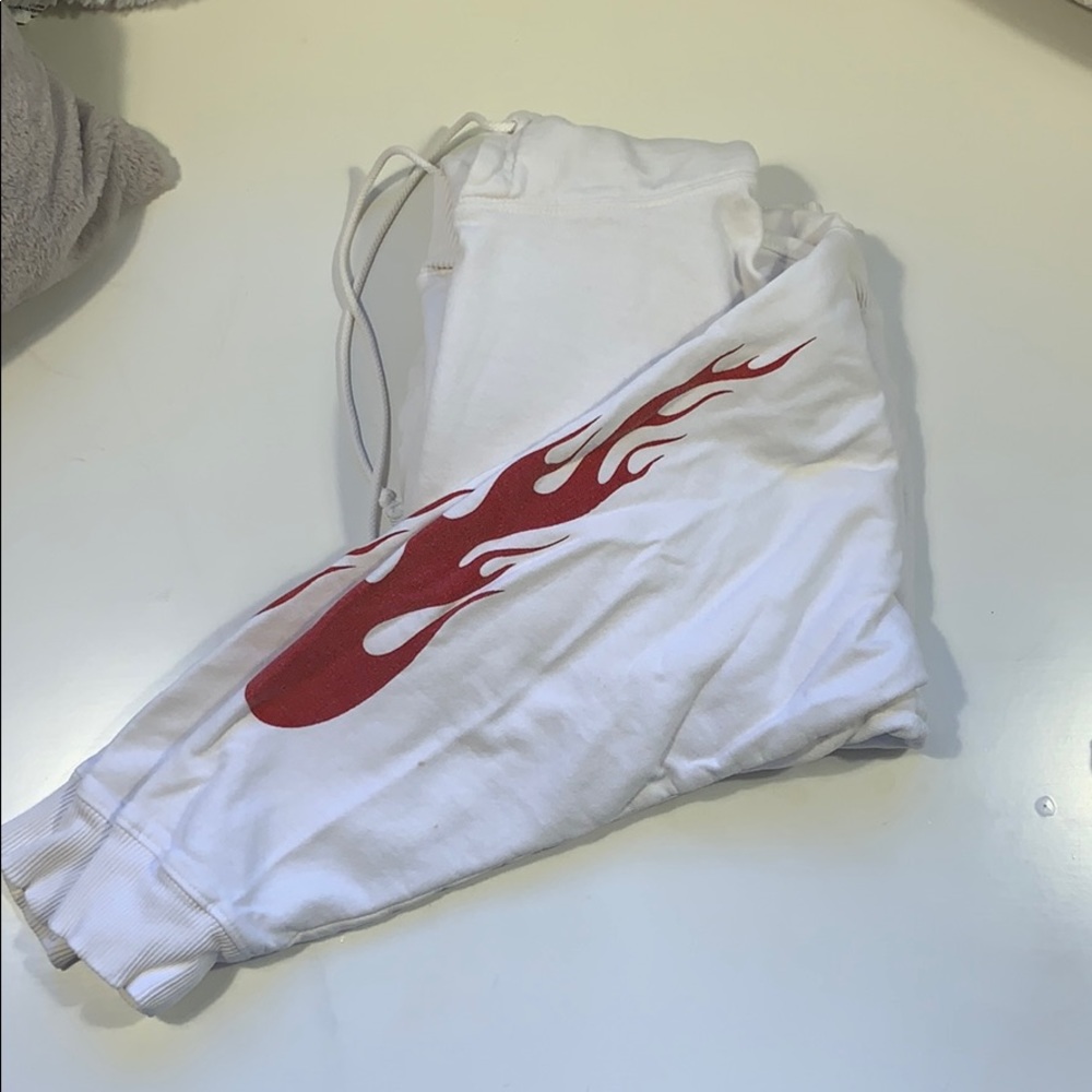 Brandy Melville Hoodie - Picture 3 of 6